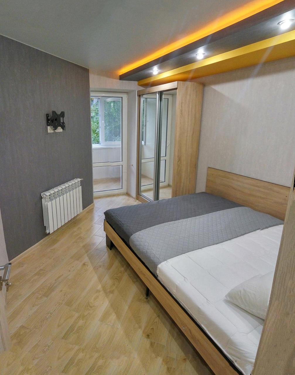 Yellow Loft Luxury Apartments With 2 Bedrooms Poltava Buitenkant foto